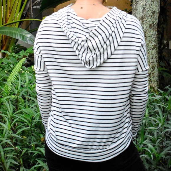 Stripe Hooded Tee - Picture 4 of 4